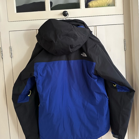 North Face Summit Series - Picture 2 of 5